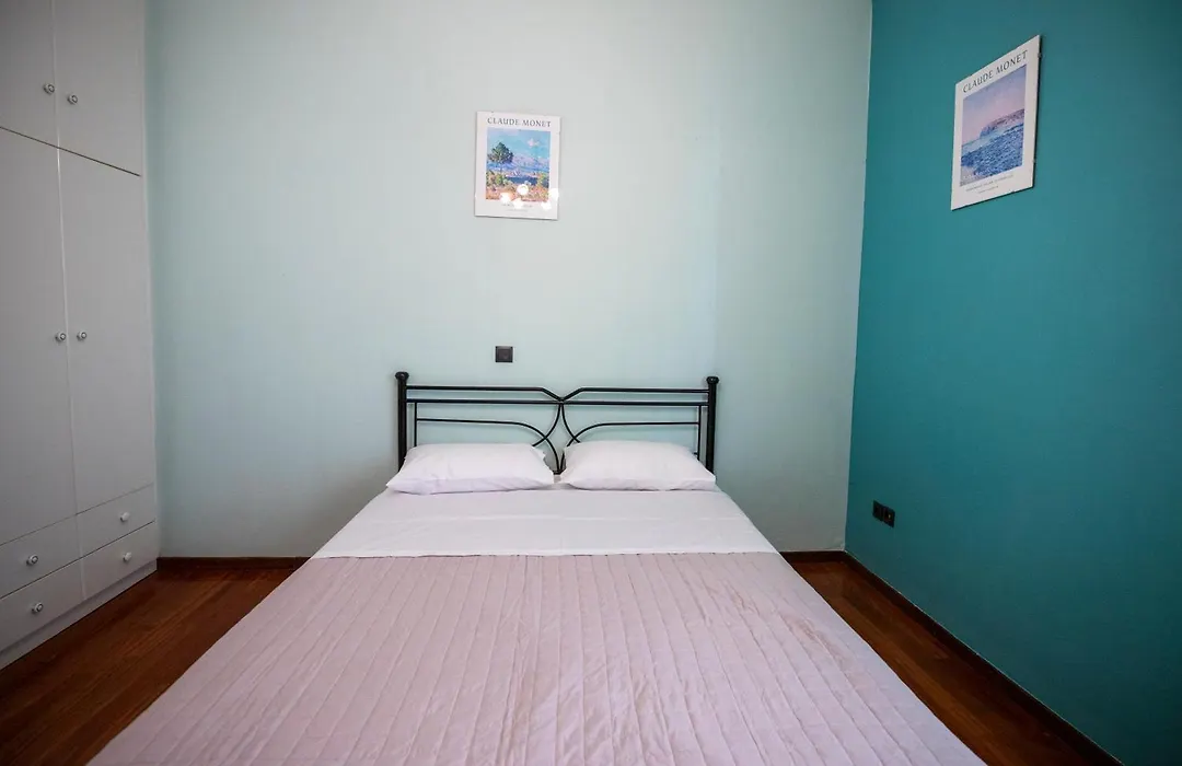 Aesthisis-Downtown Two Bedroom Apartment-1