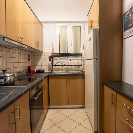 Aesthisis-Downtown Two Bedroom Apartment-3